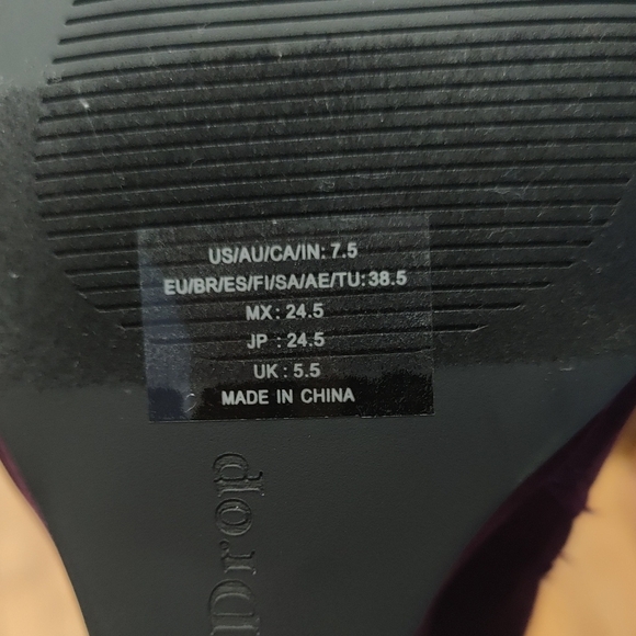 Chic Velvet Heeled Boots in Deep Purple - Picture 4 of 6